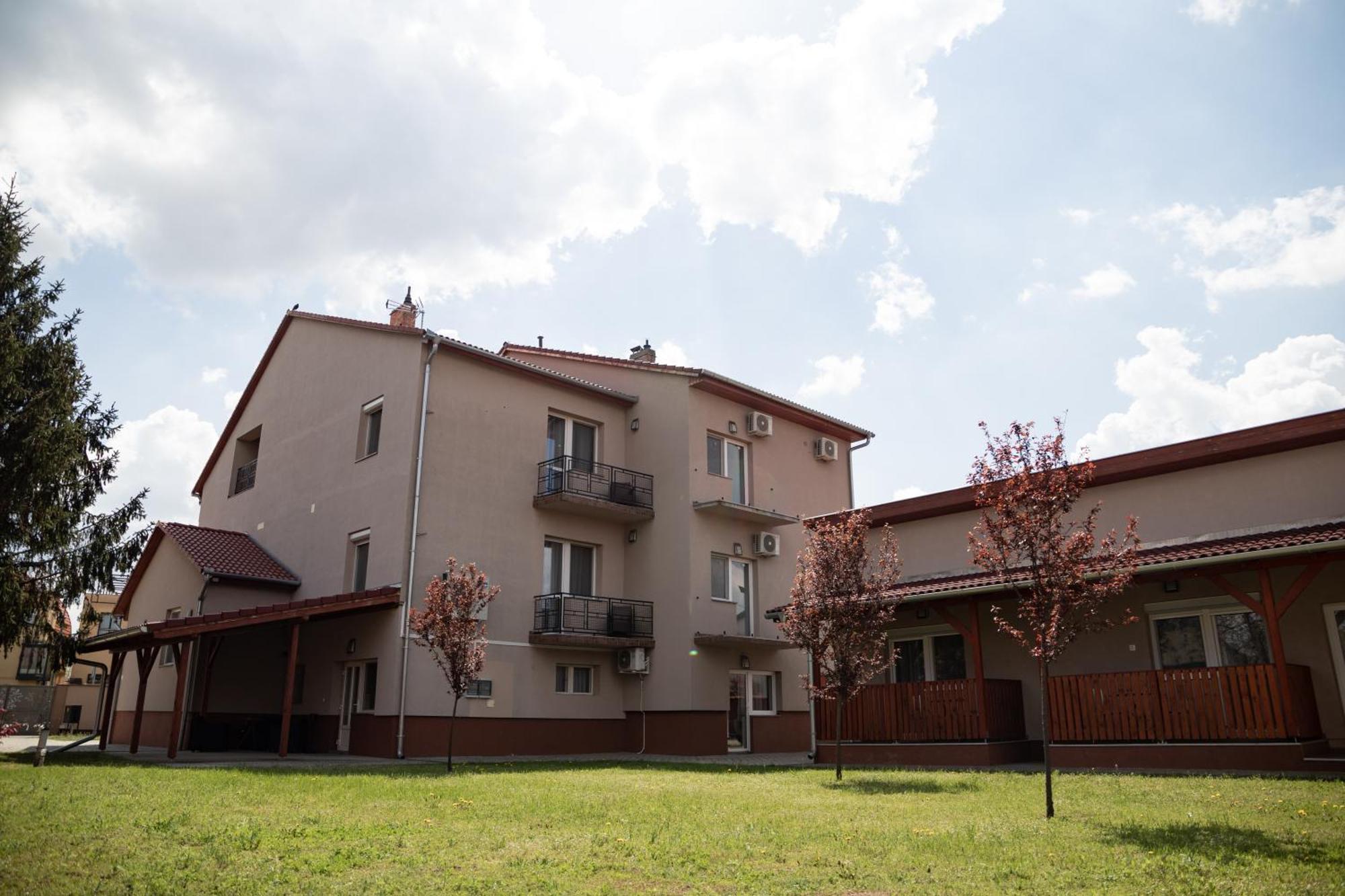 Farkas Villa Apartmanok Mórahalom Exterior foto